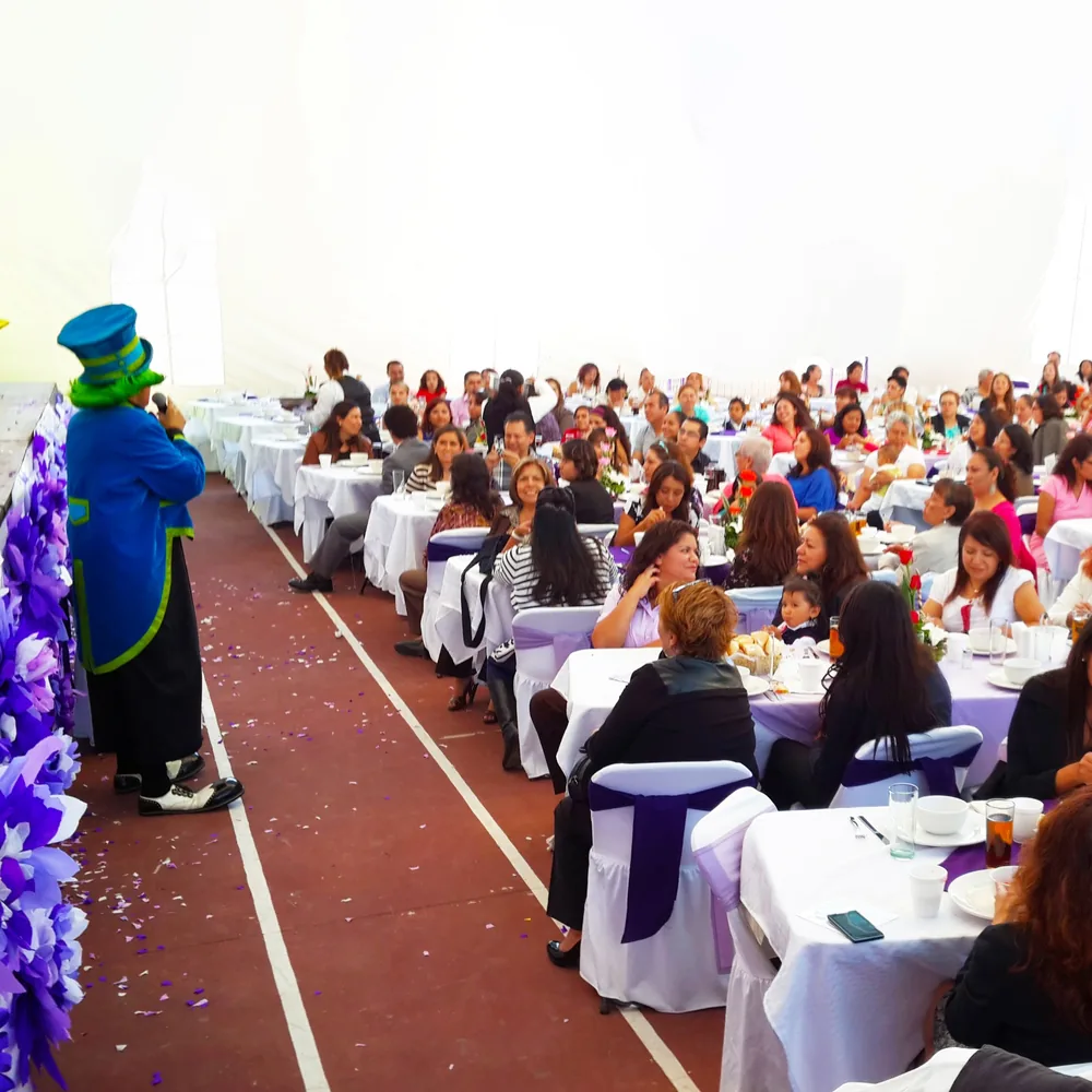 Payaso Loquillo en evento corporativo para empresas y celebraciones en CDMX