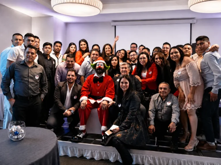 Foto con todos los empleados de la empresa