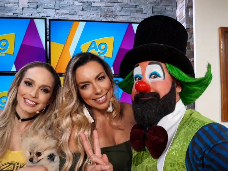 Payaso Loquillo y Vanessa La Vecina, conductora del programa de tv, a las 9