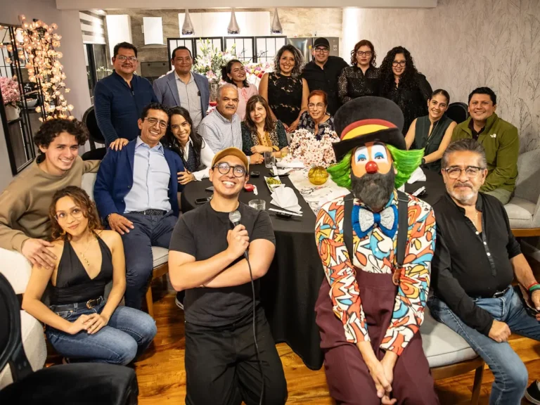 foto de grupo El Payaso y el Hijo del Payaso en show para adultos.